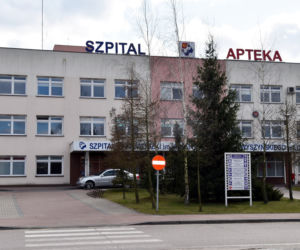 Protest przed szpitalem w Łomzy - NIE dla szpitala zakaźnego