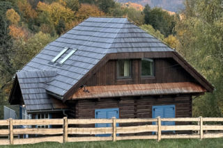 Odnowili PRL-owską chatę w sercu Małopolski