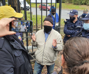 Policja przed stadionem Skry. Siłowe przejęcie