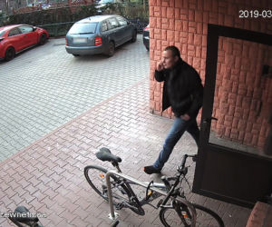 Oszukał na policjanta. Poznajesz tego mężczyznę?