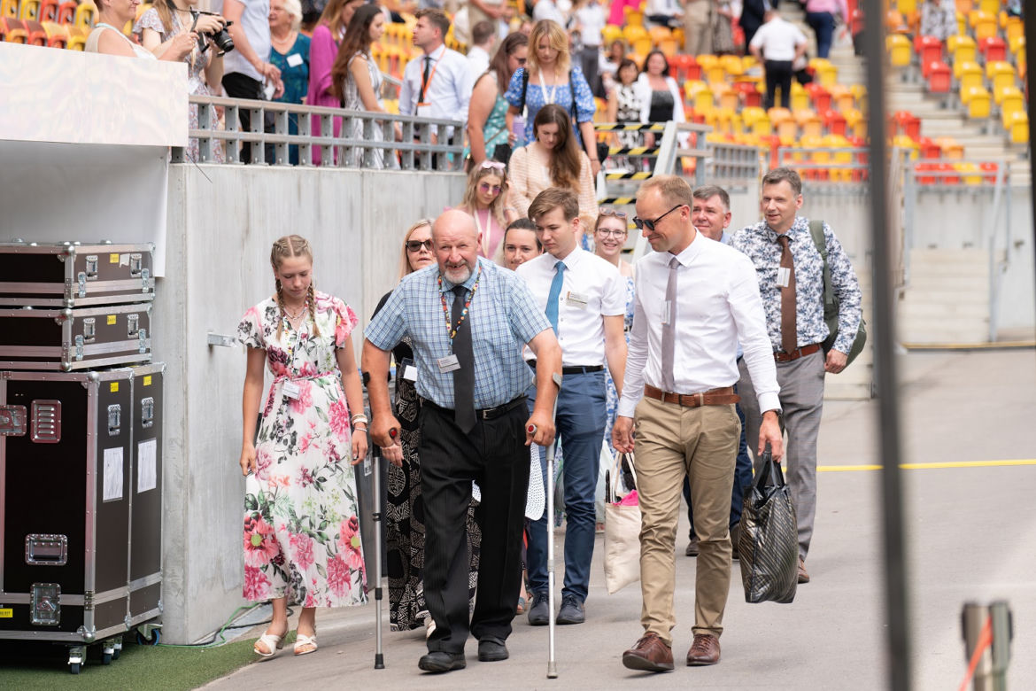 Białystok. Kongres Świadków Jehowy zgromadził tłumy na Stadionie Miejskim
