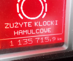 Wiózł 24 tony cukru bez koła w naczepie. ITD natrafiło na znacznie więcej nieprawidłowości