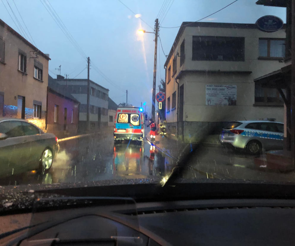 Kobieta spadła z dachu?! Dramatyczne zdarzenie pod Gostyniem