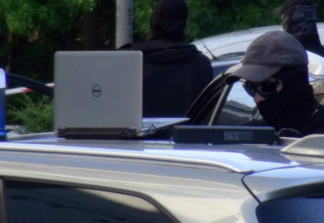 Wielka akcja ABW na warszawskim Gocławiu. Jedna osoba zatrzymana, podejrzane przedmioty w samochodzie