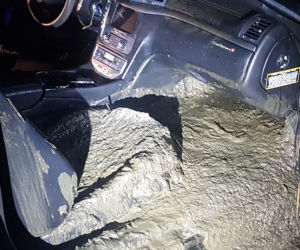 Maserati wjechało do stawu