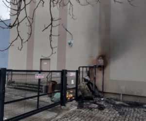 Łódź. Lodówka społeczna Caritasu spłonęła. Komuś bardzo przeszkadzała 
