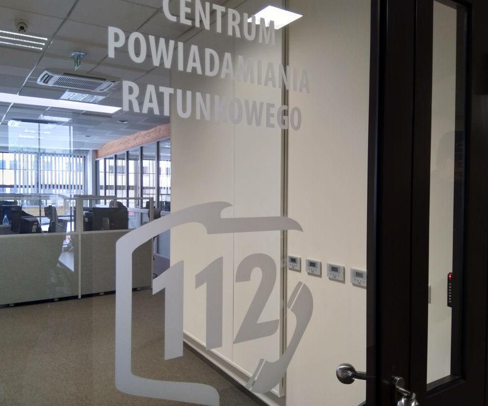Odbierając telefon możesz uratować życie. Wrocławskie Centrum Powiadamiania Ratunkowego szuka pracowników. Brakuje aż 30 osób!