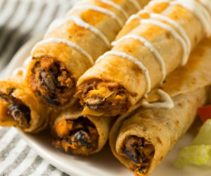 Pieczone taquitos po kubańsku. Przepis, który pokochasz od pierwszego kęsa