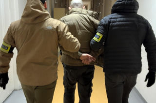 Seria włamań w Warszawie. Policjanci czekali, aż złodzieje opuszczą okradzioną posesję