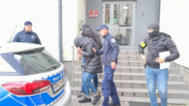 Dzielnicowy st. asp. Bartłomiej Pipka to prawdziwy rekordzista w zatrzymywaniu osób ukrywających się przed wymiarem sprawiedliwości