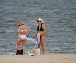 Ewa Skibińska na plaży