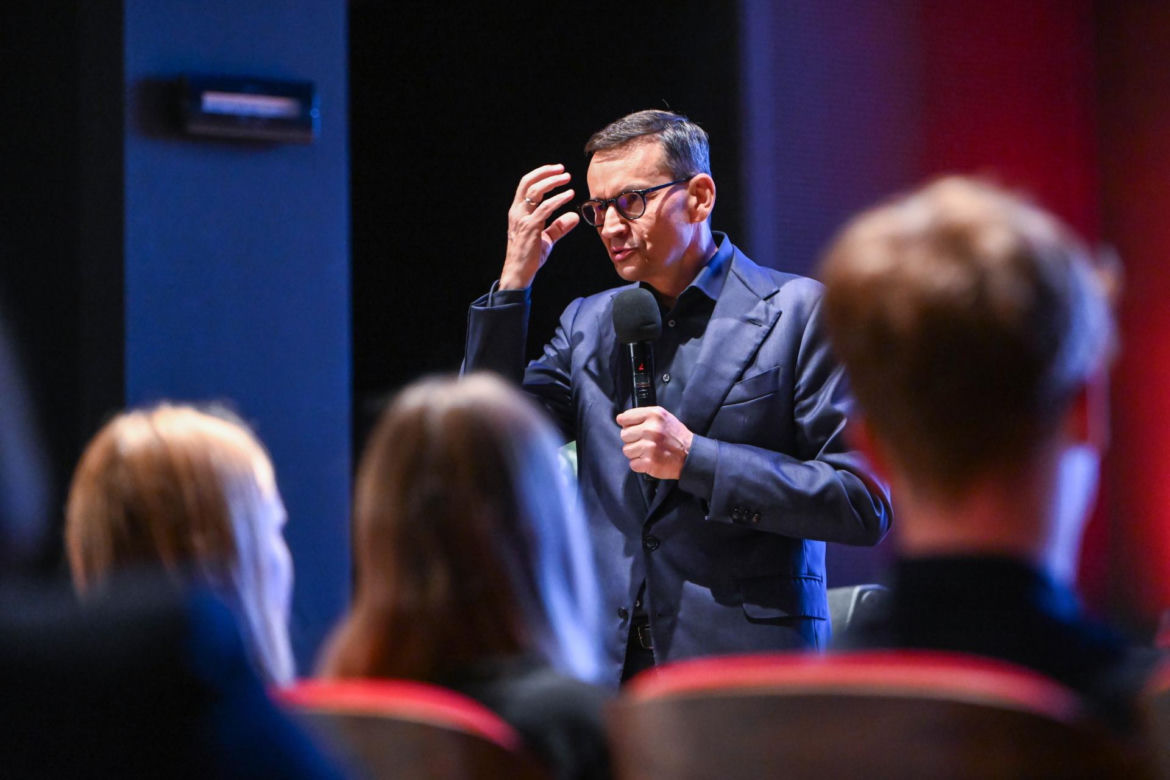 Mateusz Morawiecki podczas spotkania z mieszkańcami Janowa Lubelskiego