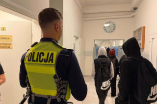 Strach przed nożownikami dotarł do podlaskich szkół. Policja wydała komunikat