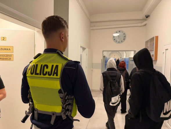 Strach przed nożownikami dotarł do podlaskich szkół. Policja wydała komunikat