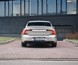 Volvo S90 D4