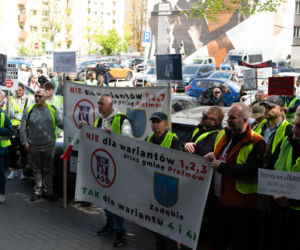 Dramat setek rodzin pod Warszawą! Nowa autostrada zburzy ich domy?! „Żyjemy na bombie”