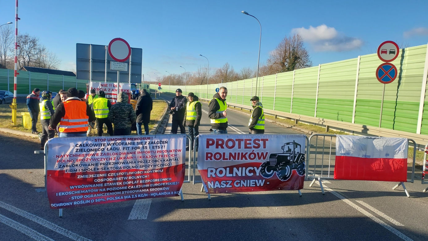 Rolnicy z woj. lubelskiego protestowali, bo mają dość unijnej polityki rolnej. Nie chcą zboża technicznego z Ameryki Południowej