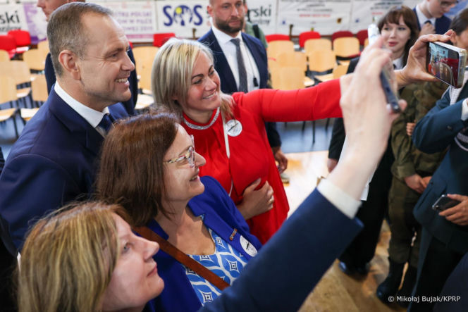 Nawrocki odwiedził swoje LO