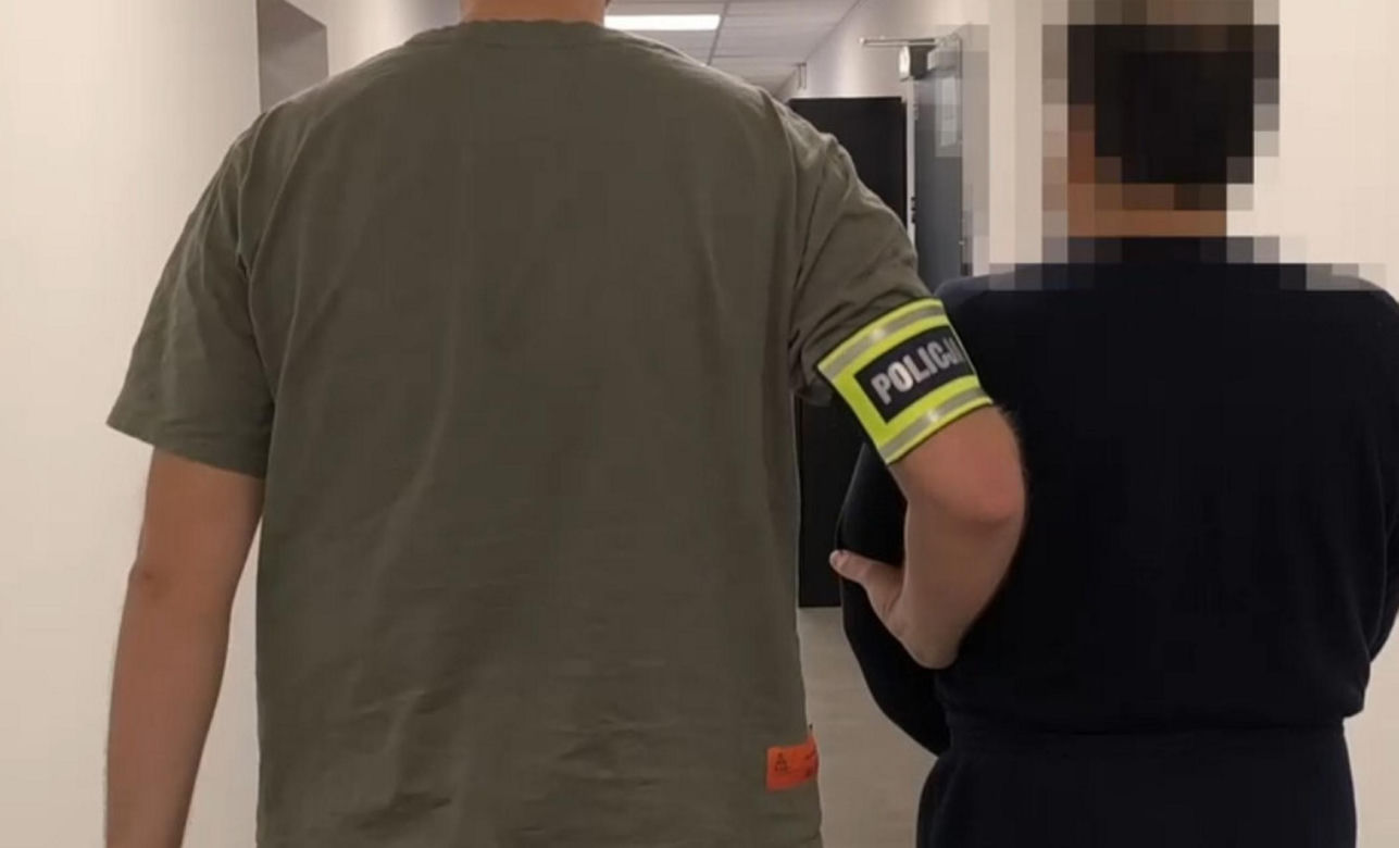 "Gang  dekarzy" w rękach policji. Wyłudzili od swoich ofiar grube pieniądze 