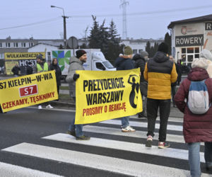 Mają dość korków, chcą buspas. W godzinach szczytu protestowali na pasach