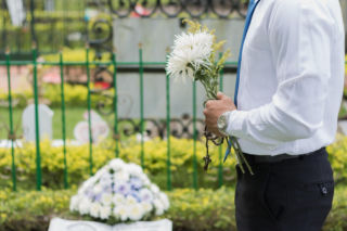 Szokująca pomyłka w zakładzie pogrzebowym. Zamienili ciała zmarłych kobiet