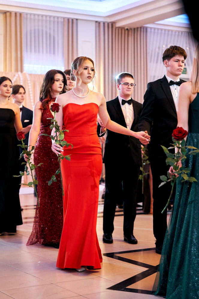 Studniówka siedleckiej Królówki 2026 - walc i polonez