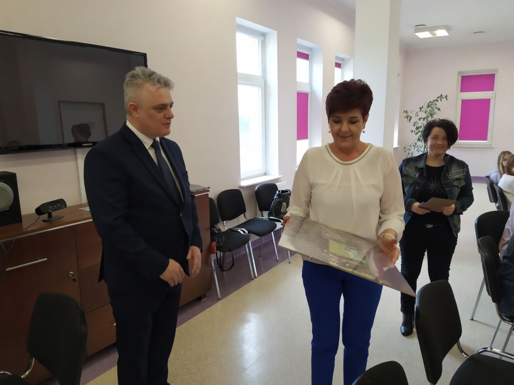 Zdjęcia z podsumowania projektu ekologicznego w Zespole Szkół w Przesmykach pt. "Młodzieżowa Akcja na Rzecz Środowiska"