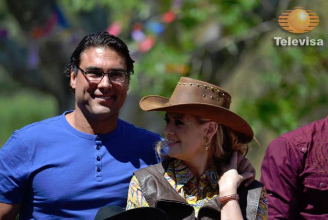 Prawdziwe uczucie (Amores Verdaderos). Victoria (Erika Buenfil), Arriaga (Eduardo Yanez)
