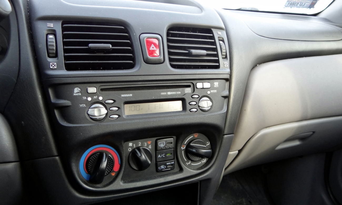 Nissan Almera