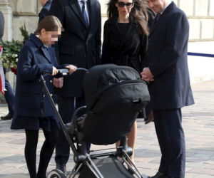 Marta Kaczyńska z mężem, jedną córką i synkiem na Wawelu 