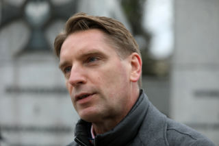 Tak wygląda ojciec Tomasza Lisa. Ludzie zauważyli olbrzymie podobieństwo. To niesamowite! 