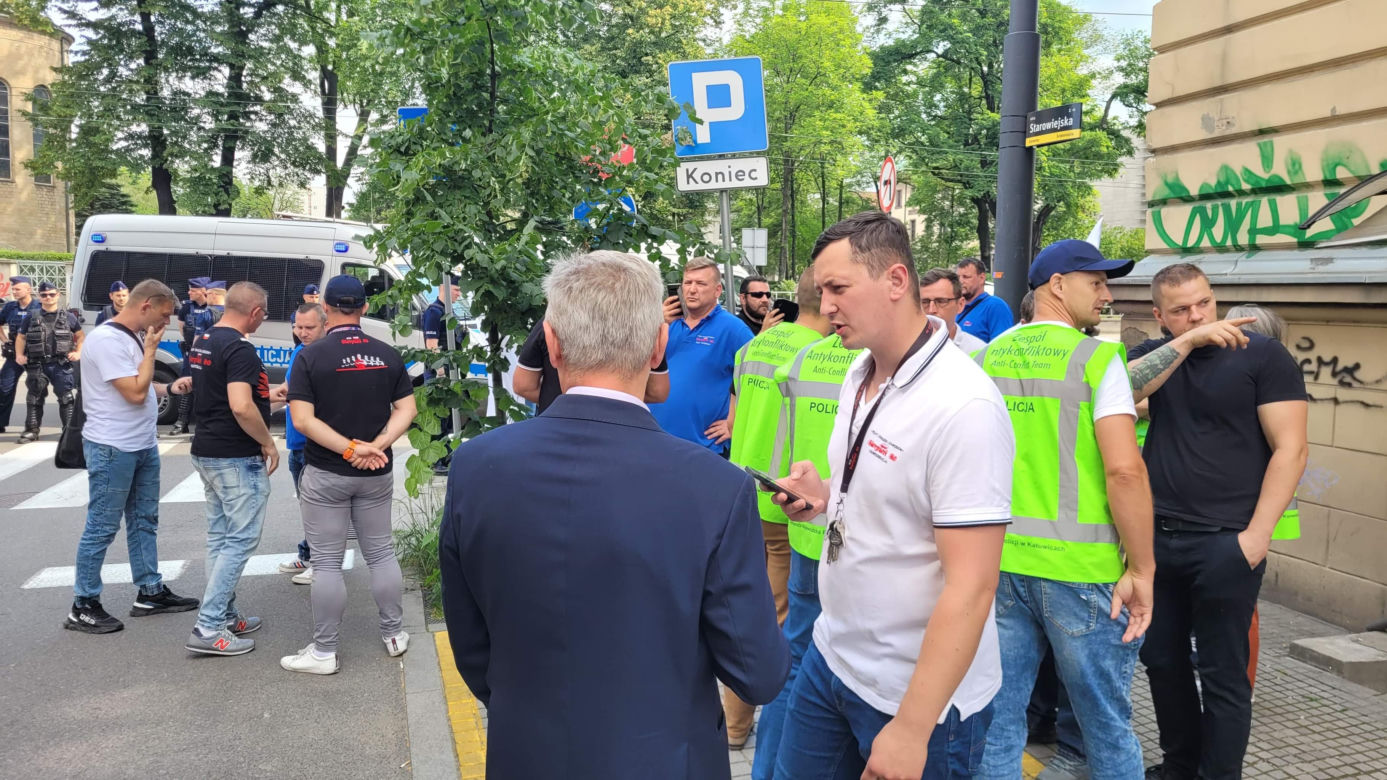 Katowice. Związkowcy wściekli na premiera Morawieckiego. "Bronimy węgla, Bronimy Polski"