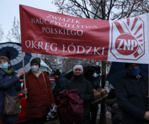 Protest przeciwko Lex Czarnek przez Sejmem