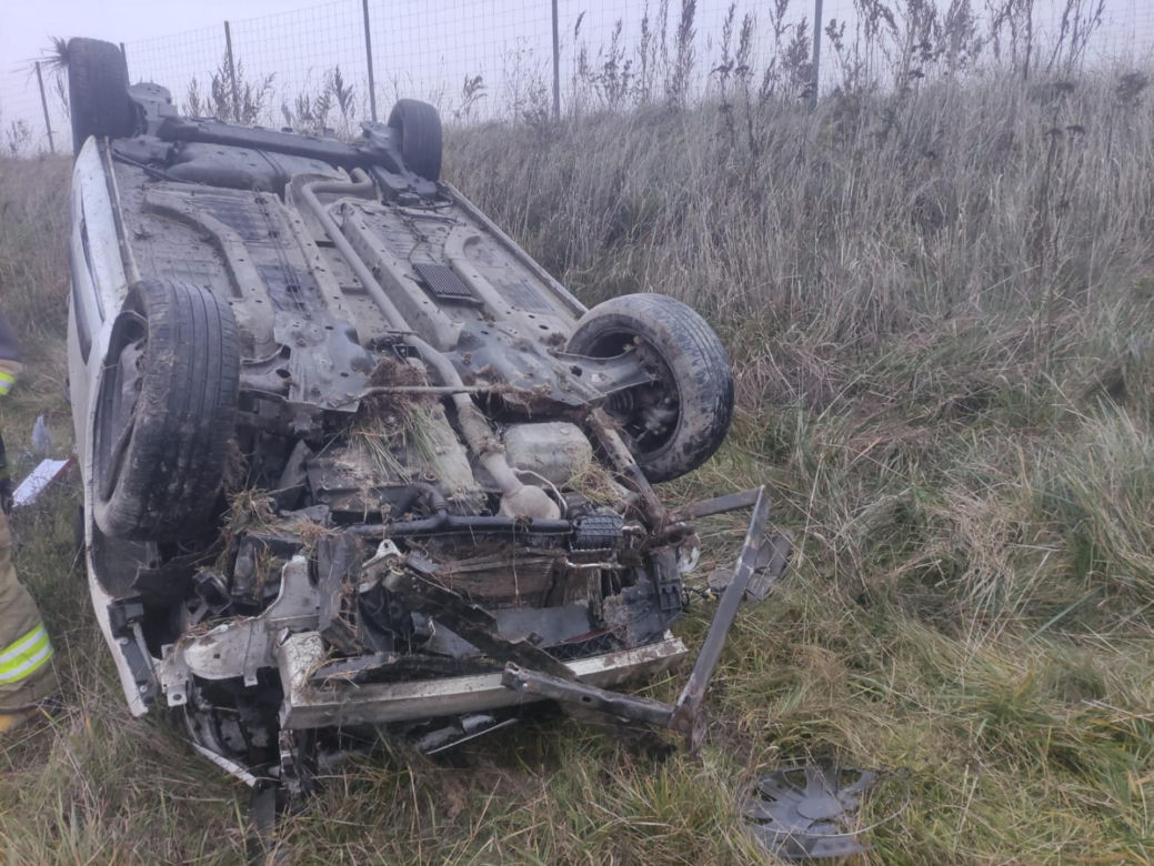  Śmiertelny wypadek na A1 pod Tuszynem! 42-latek zginął w dachującym aucie [ZDJĘCIA].
