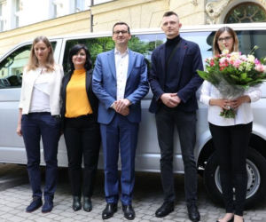 Premier Morawiecki u sześcioraczków z Krakowa