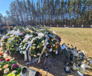 Groby Bartka i Irka. Zginęli w wypadku BMW w Półsierakowie [GALERIA]