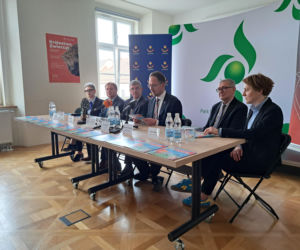 Akcja edukacyjna Czerwony Kapturek w Krainie OZE