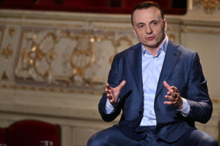 Łukasz Gibała zapowiada kadrową rewolucję. Partyjne nominacje pod lupą, urzędnicy z szansą na awans