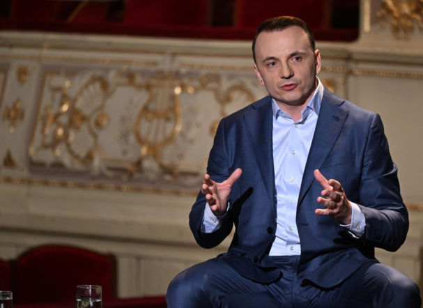 Łukasz Gibała zapowiada kadrową rewolucję. Partyjne nominacje pod lupą, urzędnicy z szansą na awans