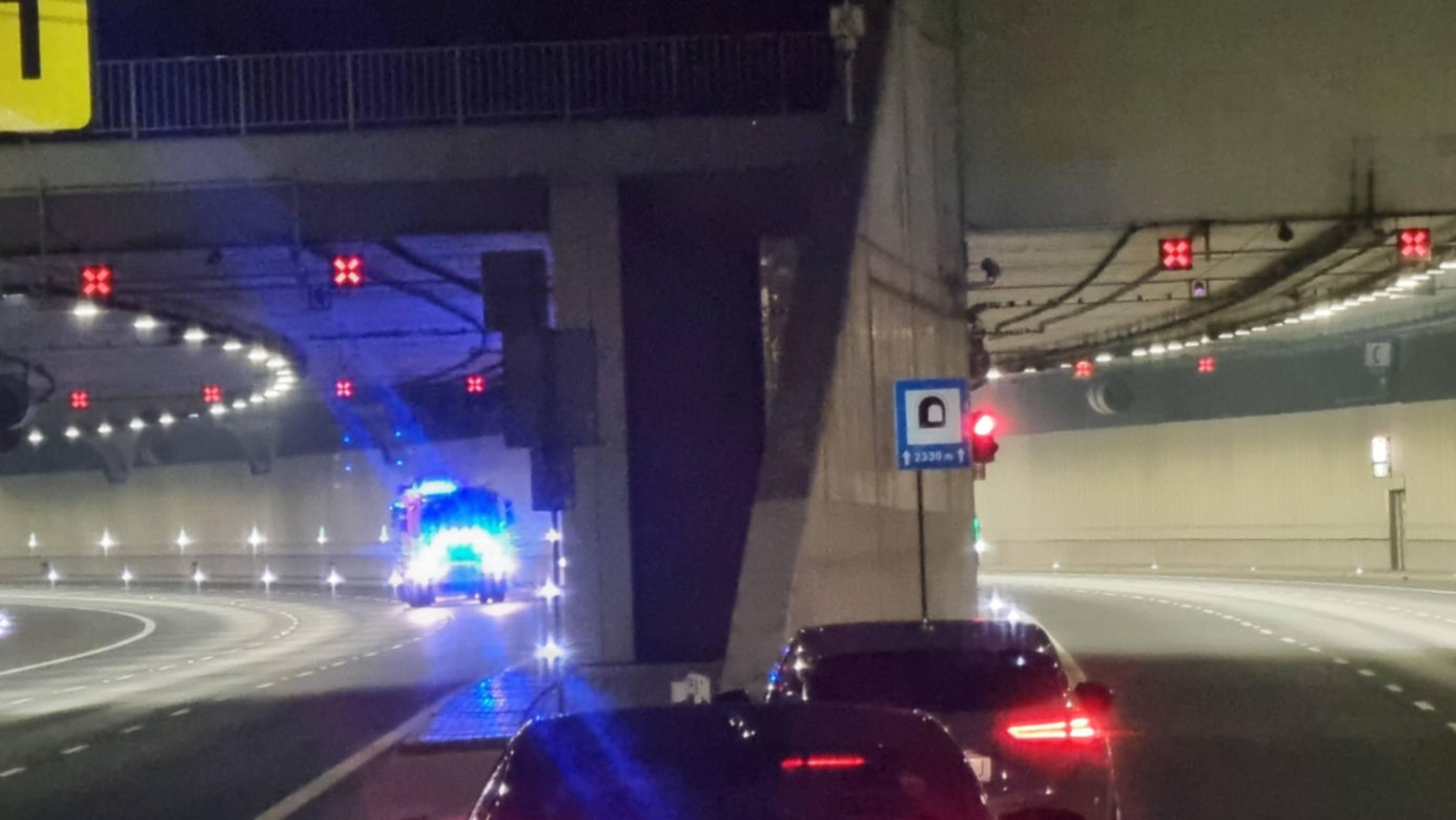 Pożar auta w tunelu na S2! Kierowcy utknęli w gigantycznym korku