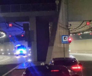 Pożar auta w tunelu na S2! Kierowcy utknęli w gigantycznym korku