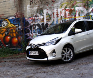Toyota Yaris Hybrid lifting 2014