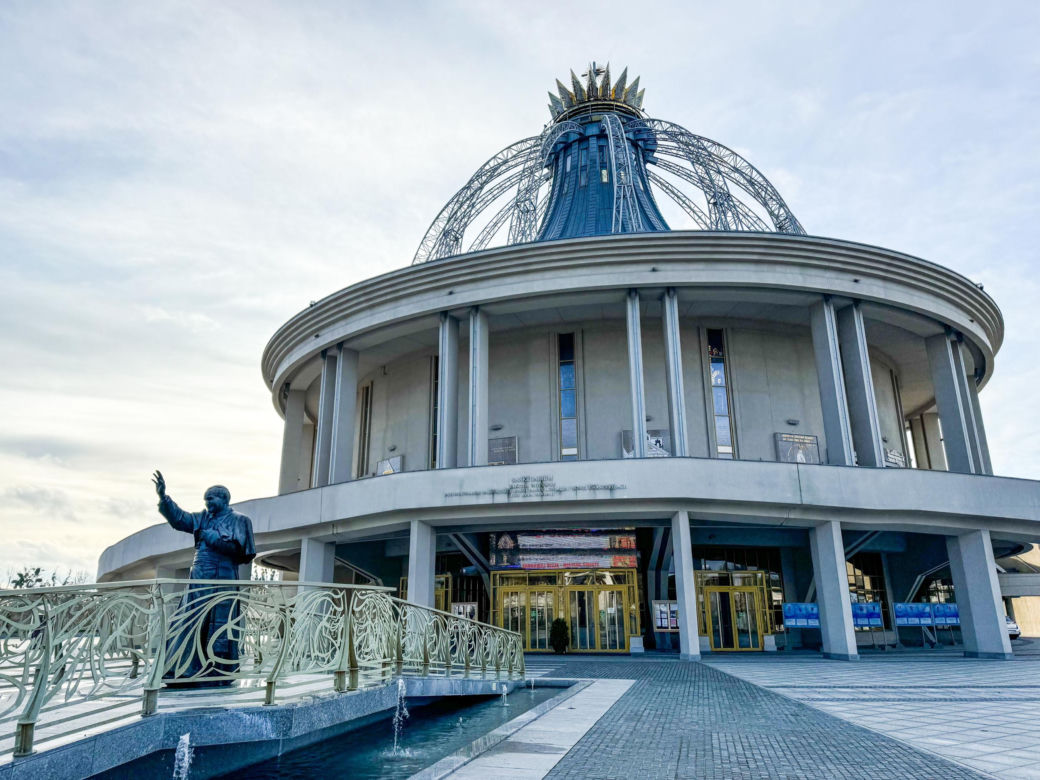 3. Sanktuarium NMP Gwiazdy Nowej Ewangelizacji i św. Jana Pawła II – Toruń. Zobacz opis.