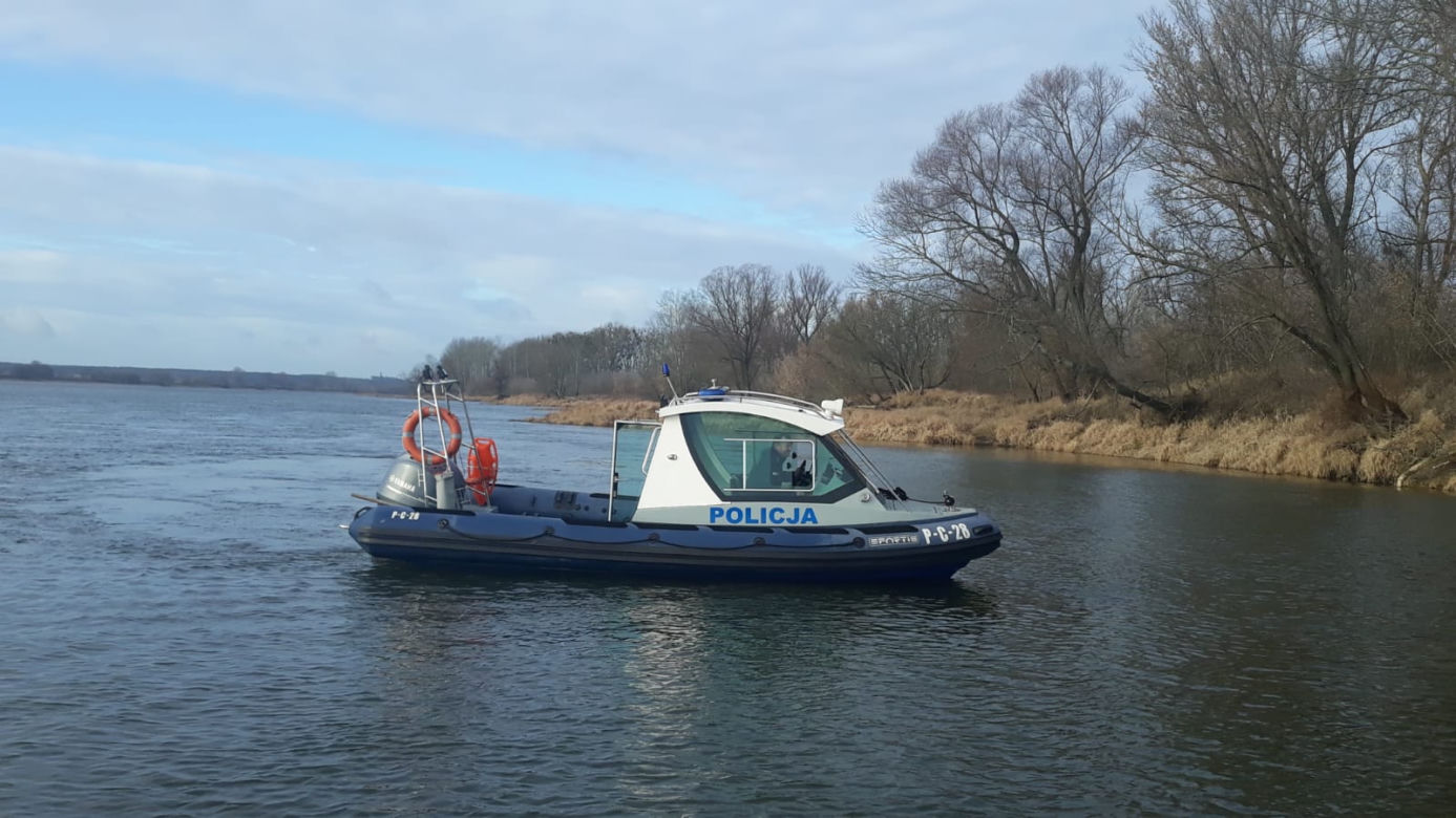 Policja znów przeczesuje nurt Wisły. Szuka zaginionego 28-latka?!