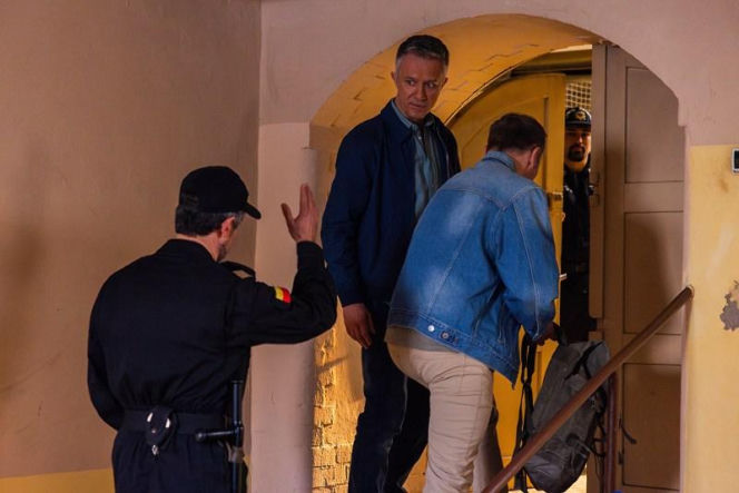 "Pierwsza miłość", odcinek 4193: Plan uwolnienia Pawła jest o krok od finału, gdy strażnicy wyprowadzają go z celi