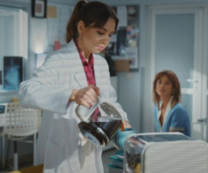 M jak miłość, odcinek 1896. Aneta (Ilona Janyst), Kama (Michalina Sosna)