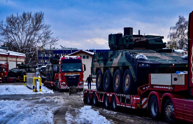 Kolejne partie nowego sprzętu. Brygada Strzelców Podhalańskich odebrała nowe KTO Rosomak z ZSSW-30