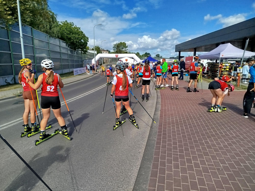 Zawody o Puchar Polski na nartorolkach Marwe Cup 2025 zostały zainaugurowane w Siedlcach