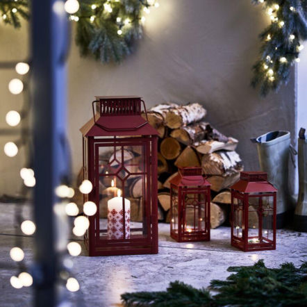 Na choince zawiśnie hot dog, a świecznik ma kształt buta. Tak wyglądają Święta z przymrużeniem oka