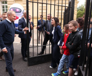 Donald Tusk zaprosił dzieci do ogrodów Kancelarii Premiera